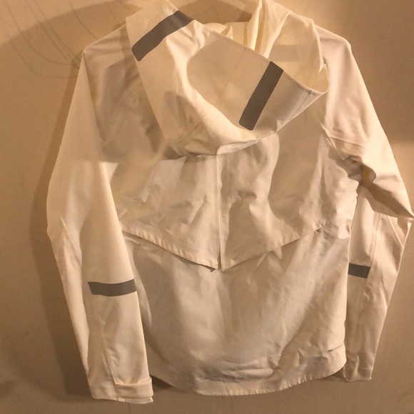 Nike Aero Shield Jacket - Picture 7 of 13